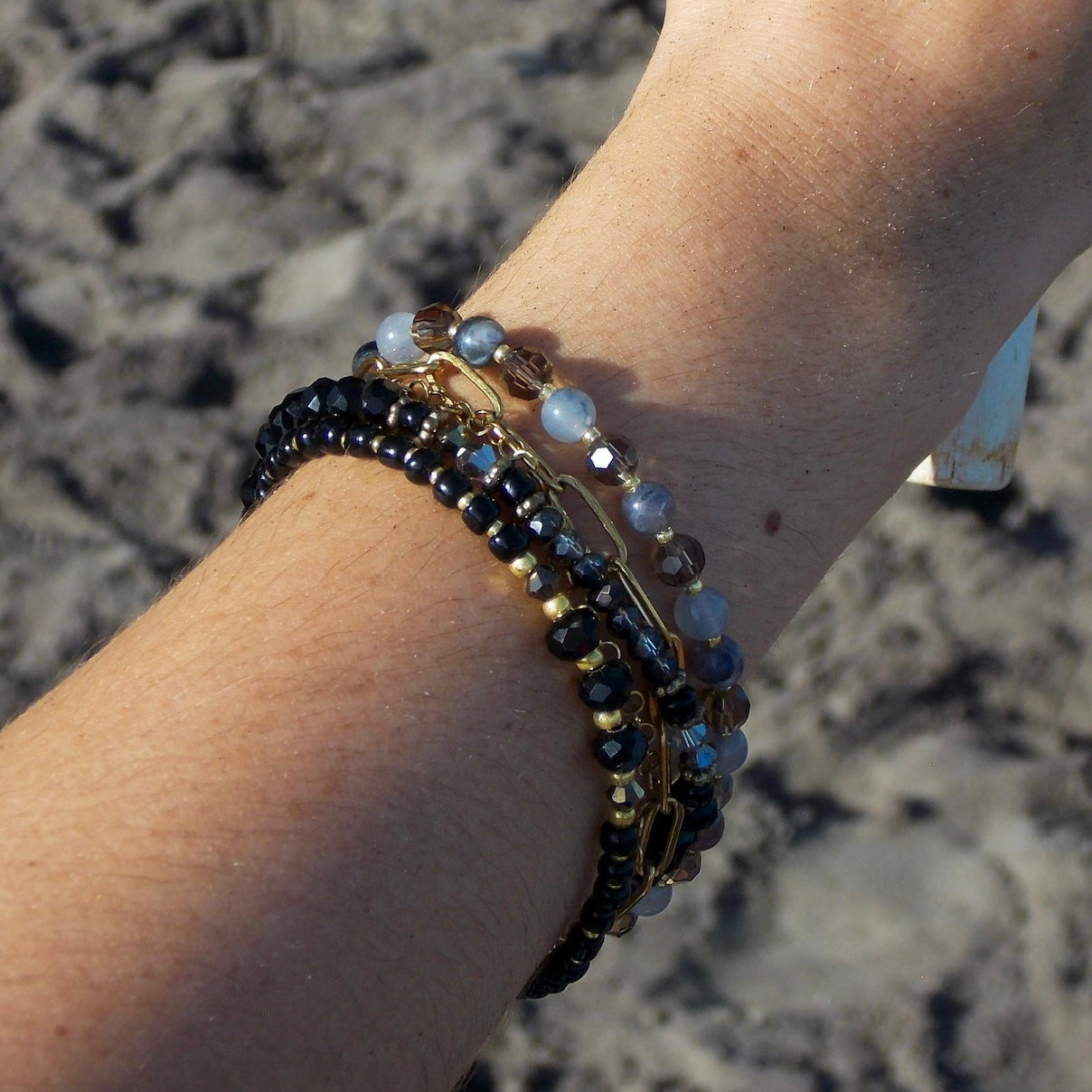 BRACELET MULTIRANG NOIR ET GRIS - GALERIE 01
