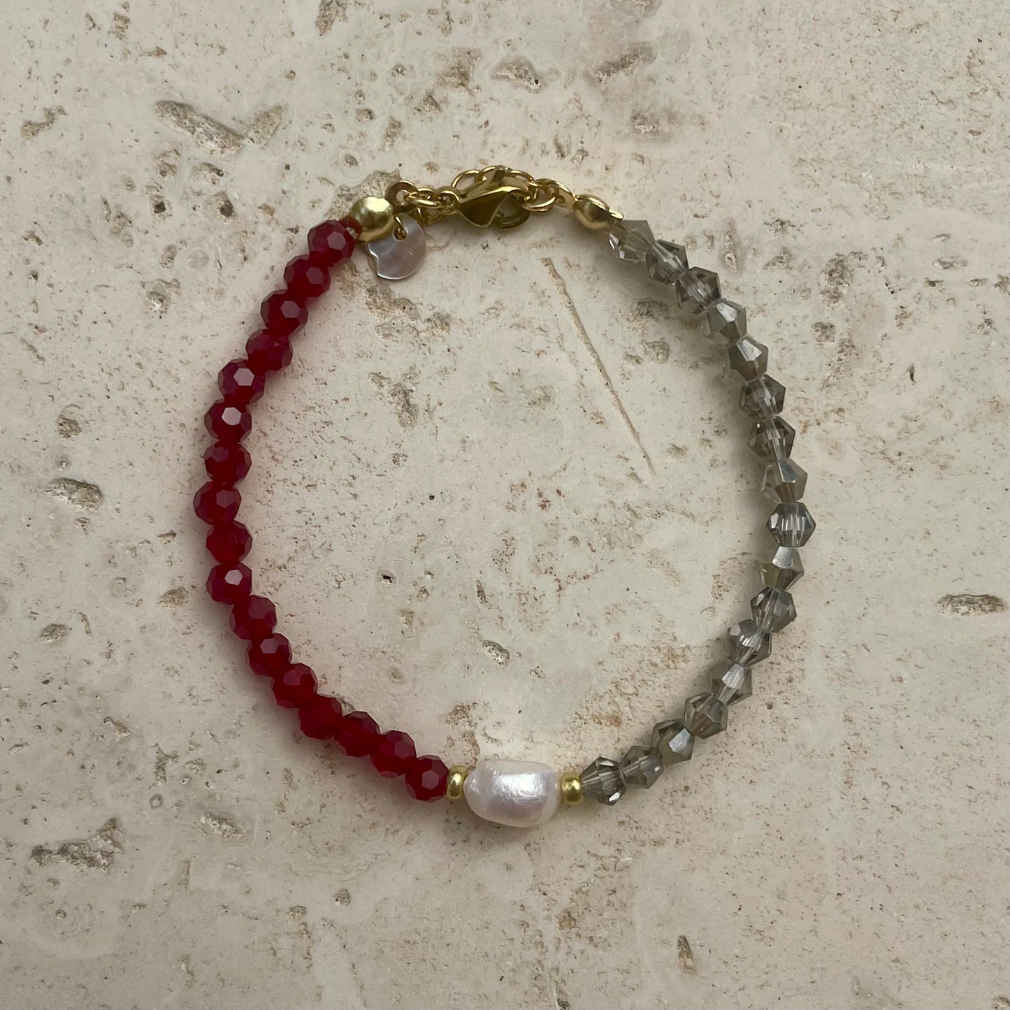 BRACELET UNIQUE ROUGE ET GRIS - PRODUIT