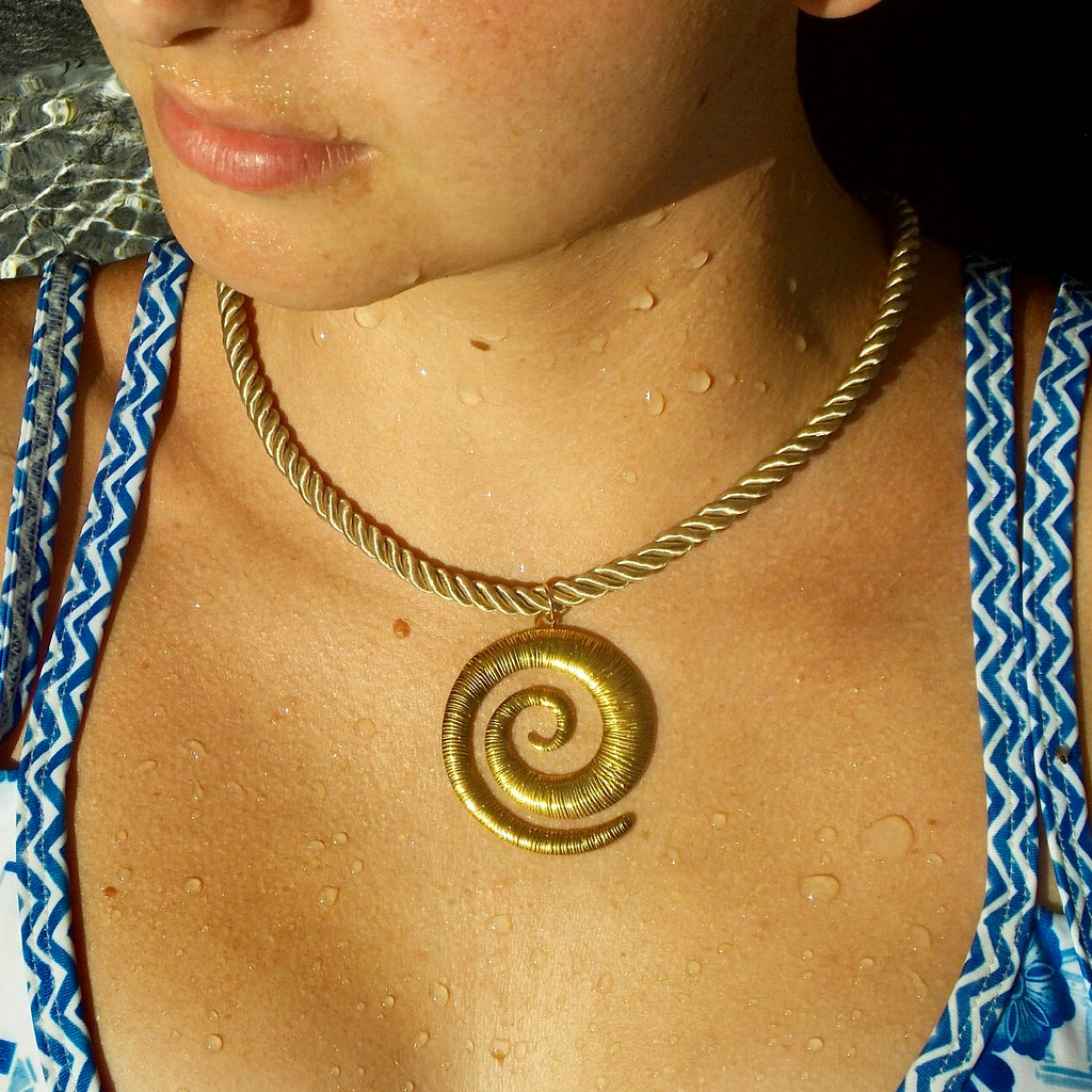 COLLIER ESPIRAL - GALERIE 01