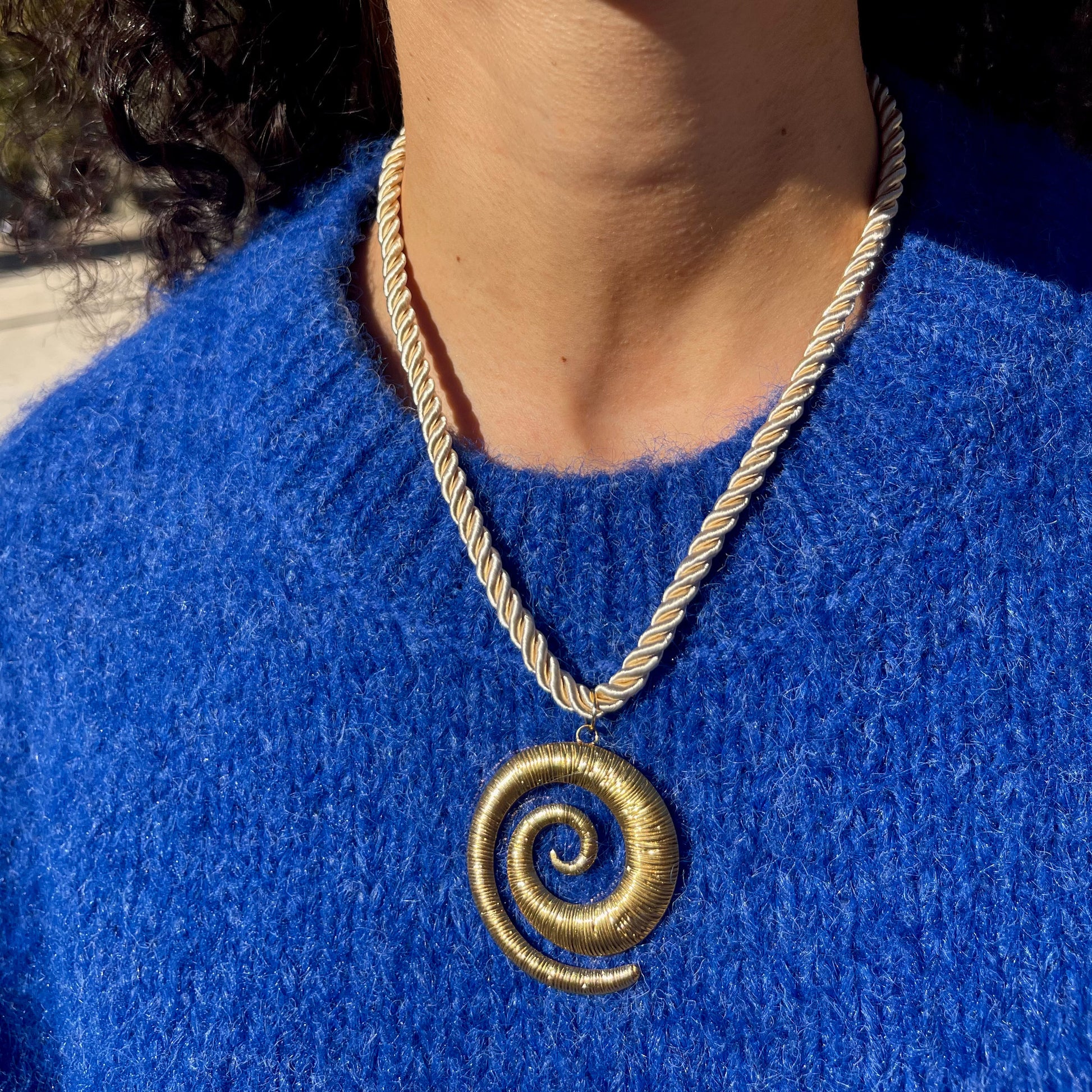 COLLIER ESPIRAL - MODÈLE