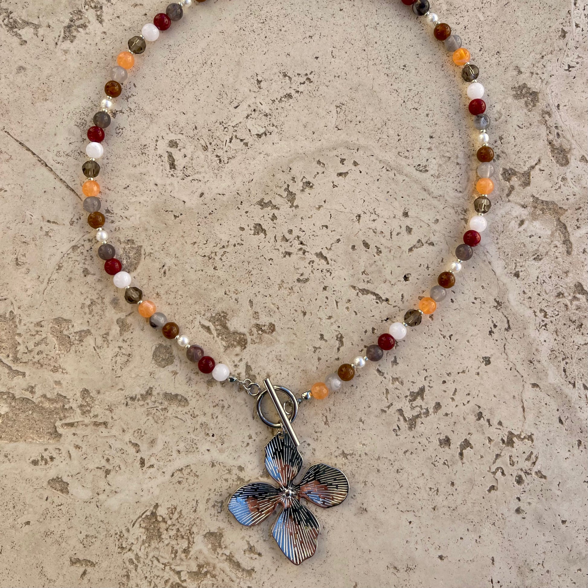 COLLIER FLORE GRANDE ORANGE - PRODUIT